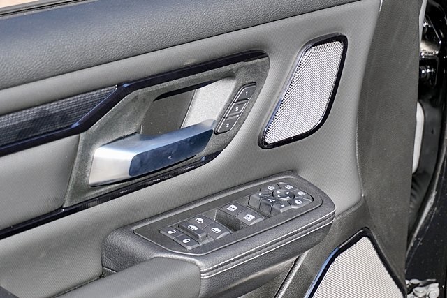 New 2026 Diamond Black Crystal Pearl-Coat Exterior Paint RAM Rebel image 32