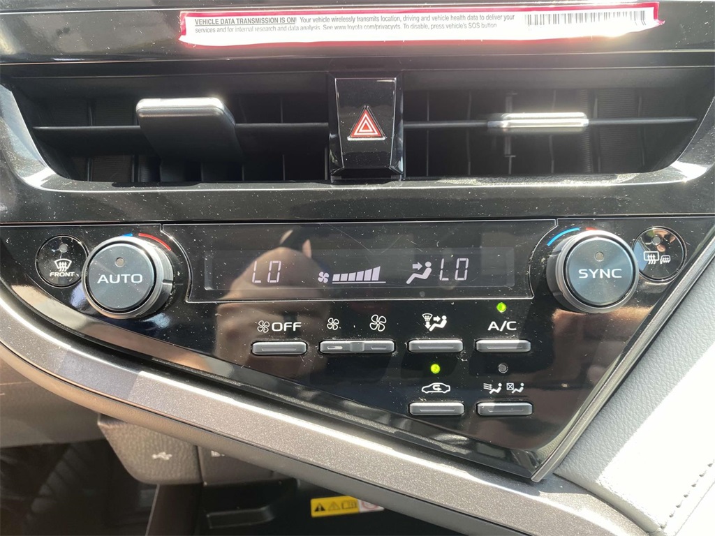 2024 Toyota Camry Hybrid SE photo 19