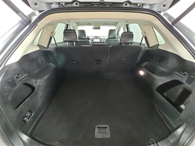2020 Ford Edge SEL photo 15