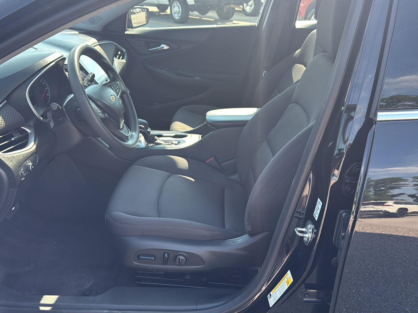 2023 Chevrolet Malibu 1LT photo 7