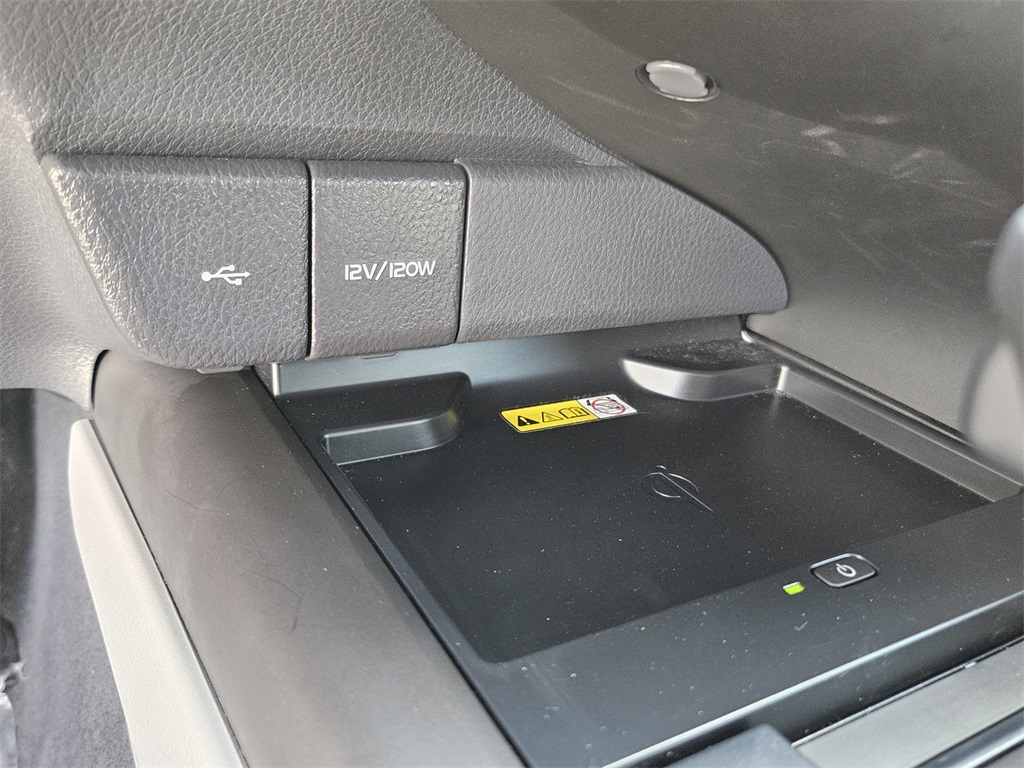 2022 Toyota Camry XLE photo 20