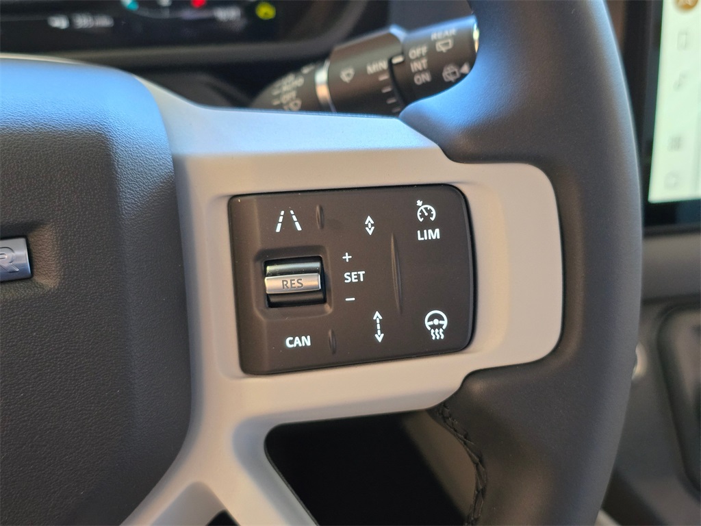 2025 Land Rover Defender 110 S photo 16