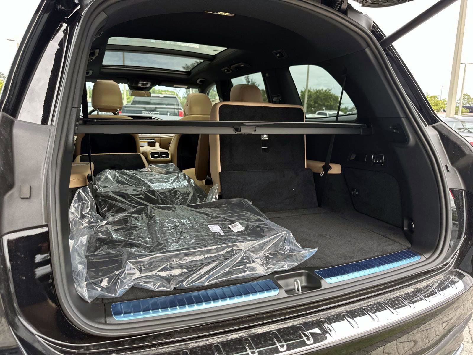2026 Mercedes Benz GLS 450 4MATIC photo 8
