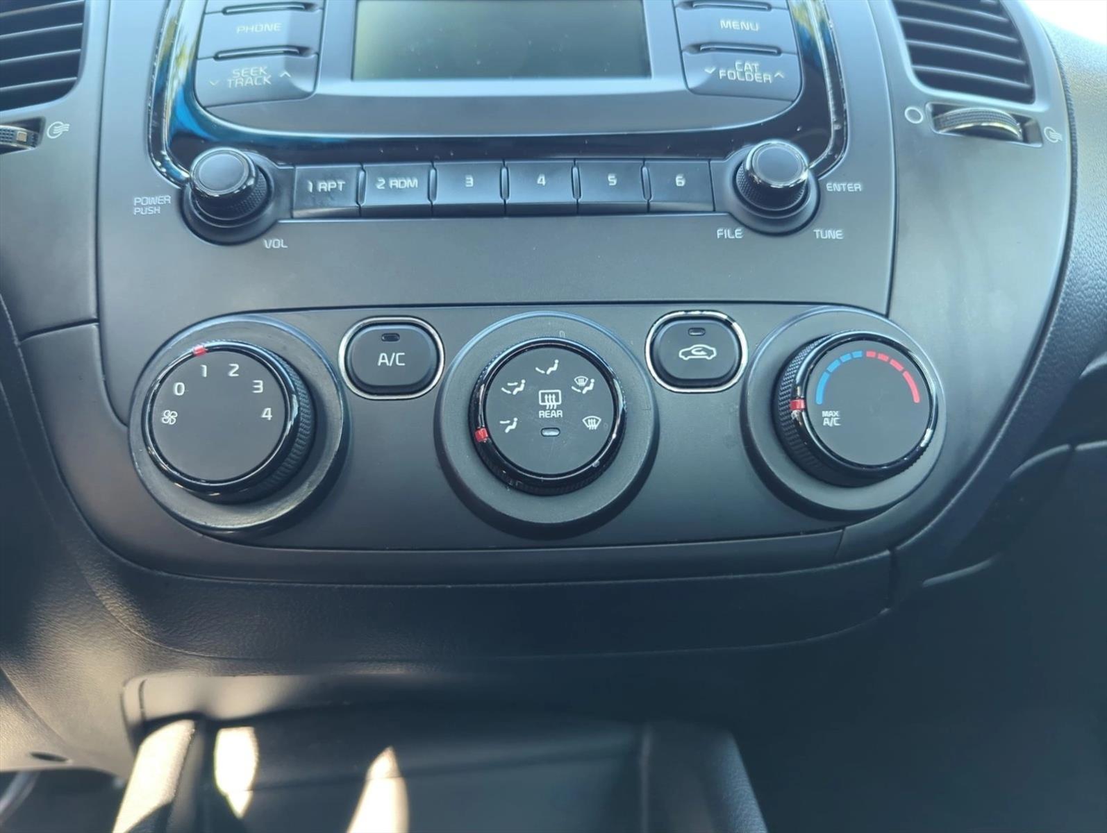 2017 Kia Forte LX Base photo 2