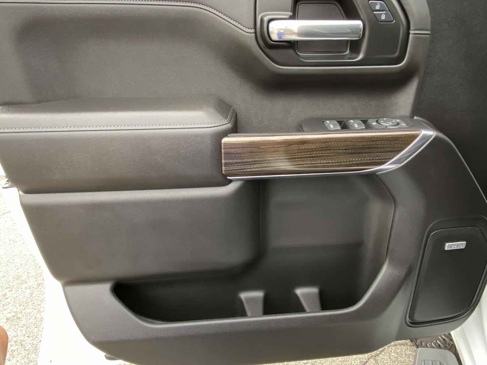 2022 Chevrolet Silverado 1500 RST photo 6