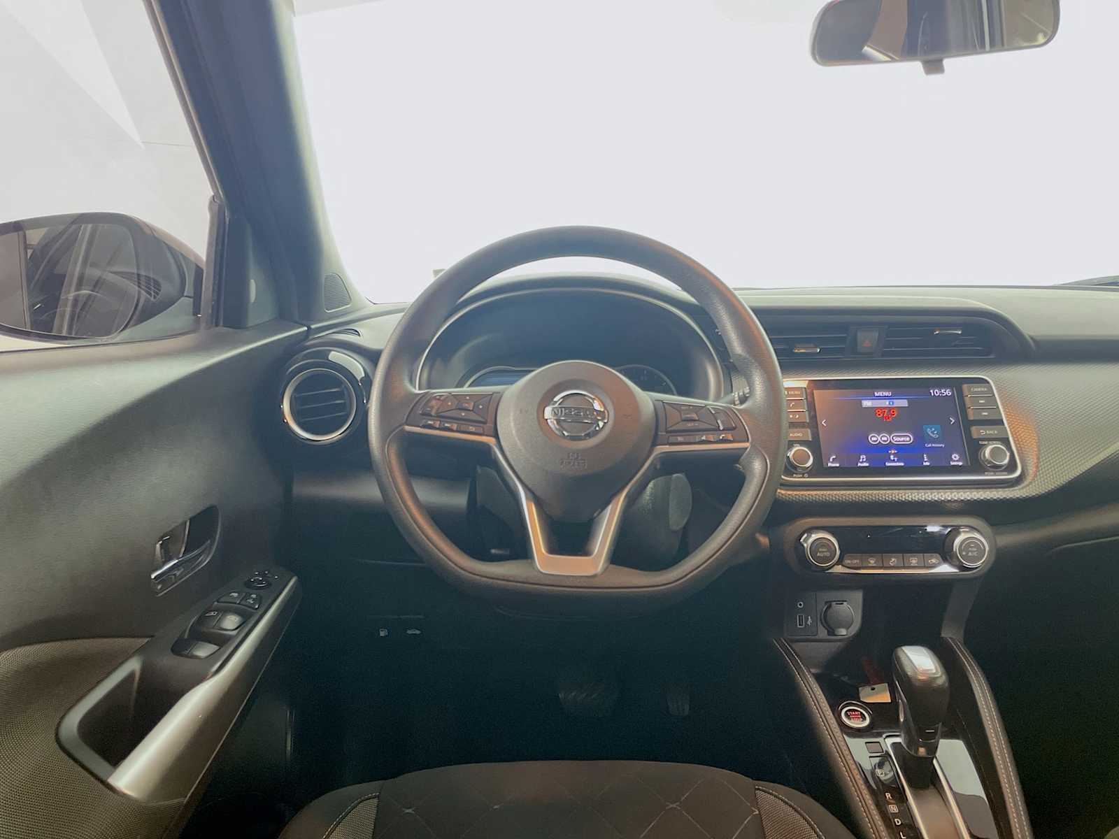 2020 Nissan Kicks SV photo 16