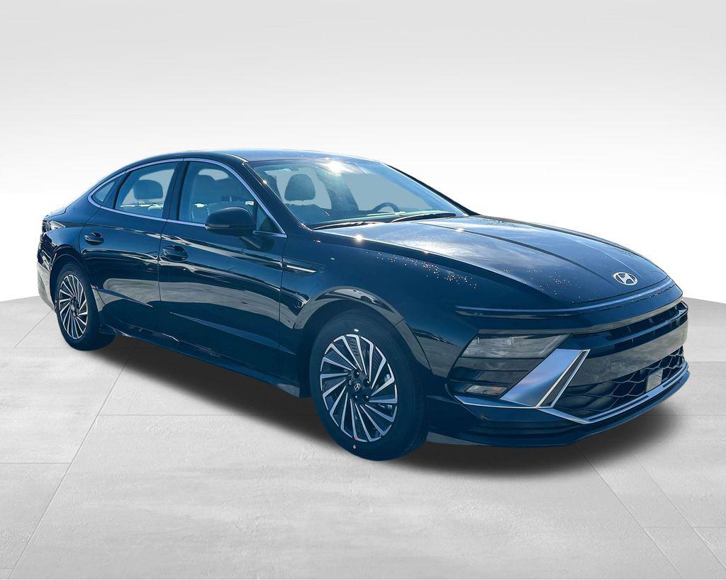 2025 Hyundai Sonata Hybrid SEL photo 3
