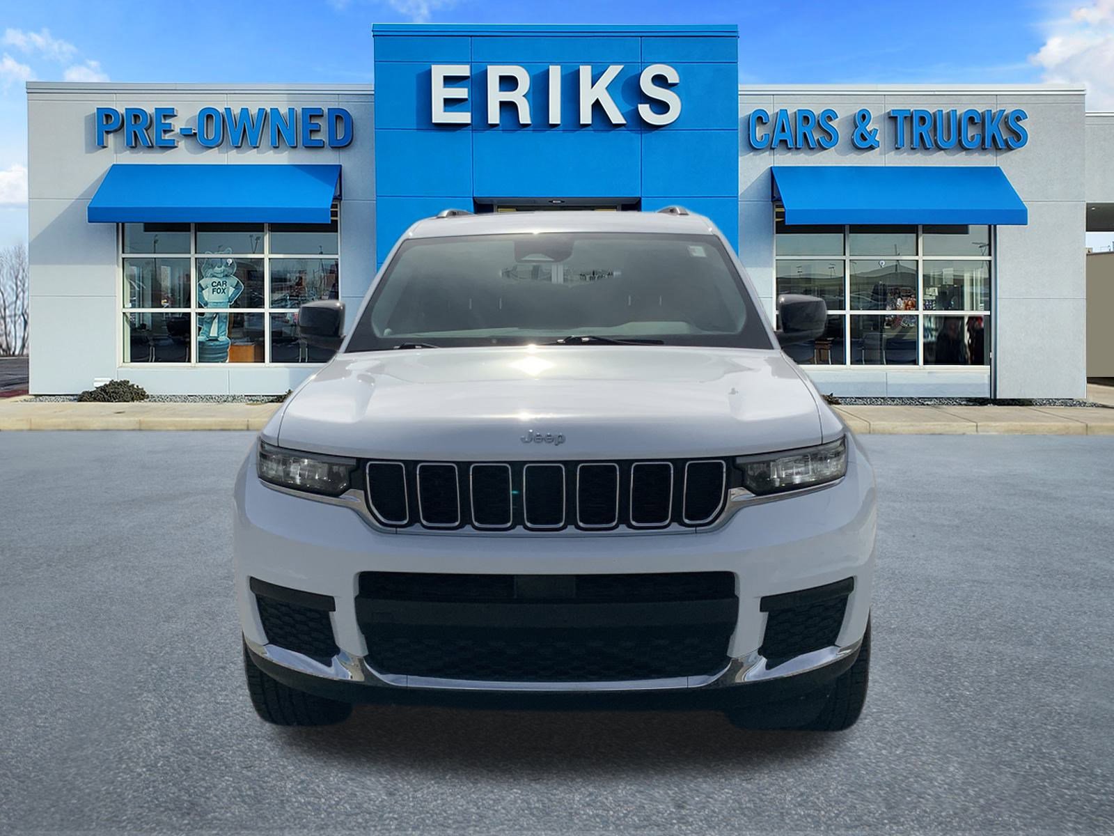 2023 Jeep Grand Cherokee Laredo Altitude photo 2