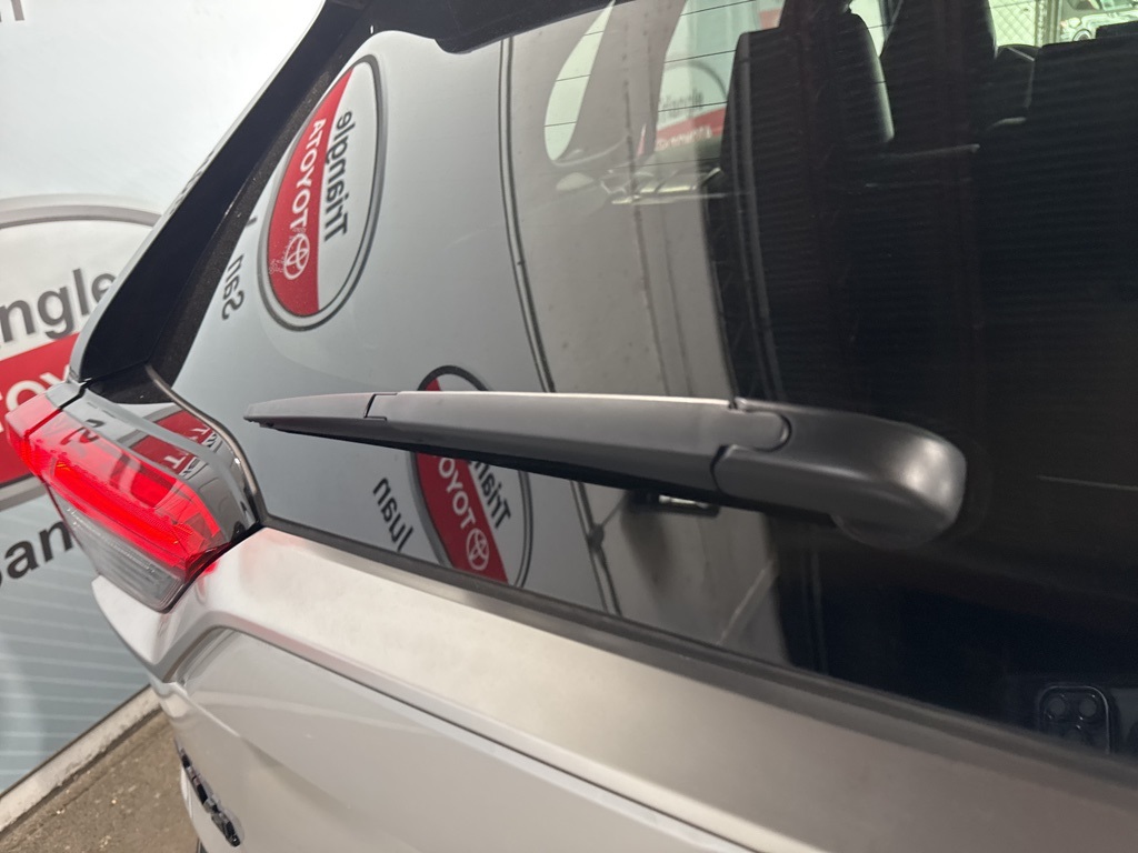 2025 Toyota RAV4 Hybrid XSE photo 21