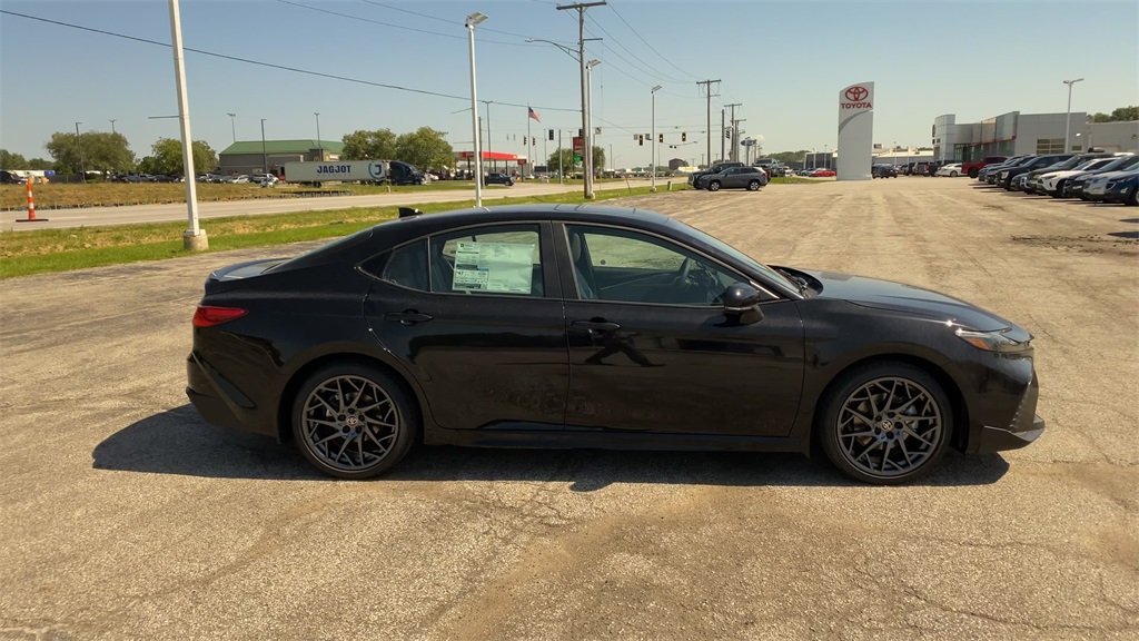 2025 Toyota Camry SE photo 9