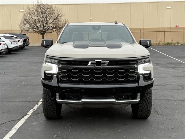 2026 Chevrolet Silverado 1500 ZR2 photo 2