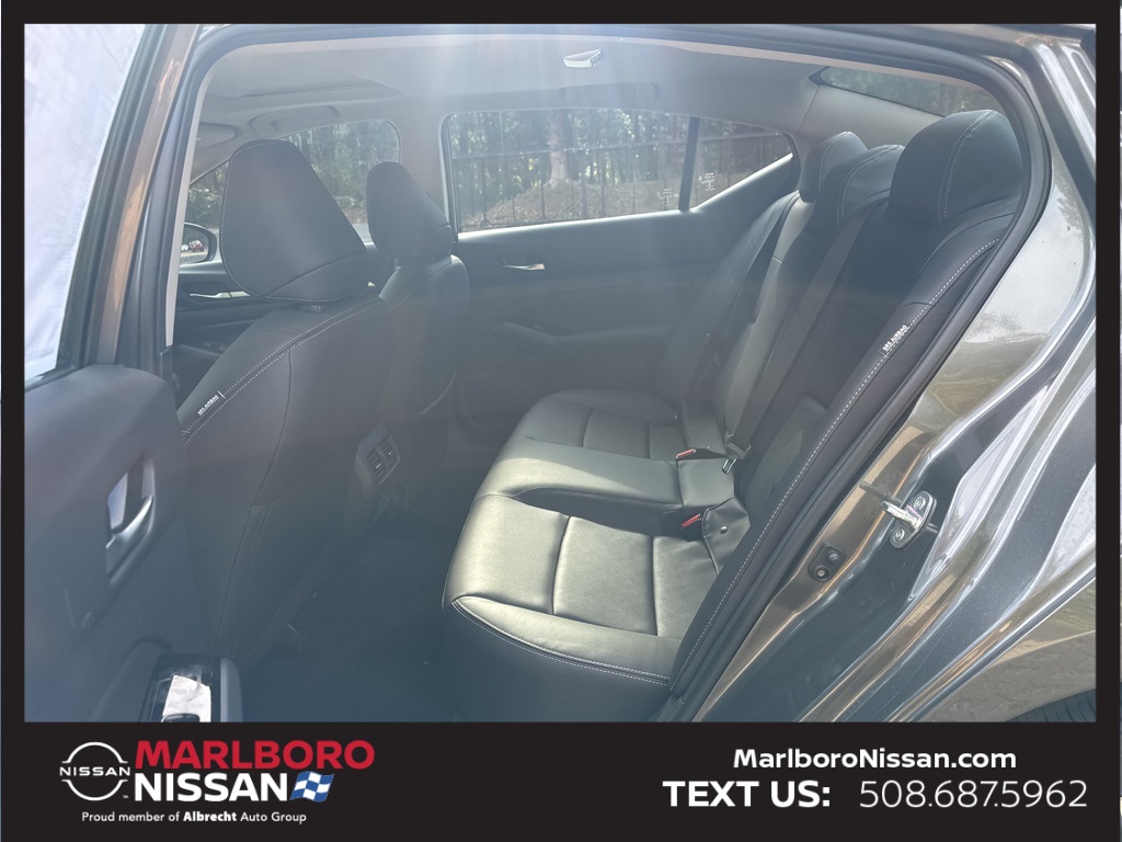 2025 Nissan Altima SL photo 13