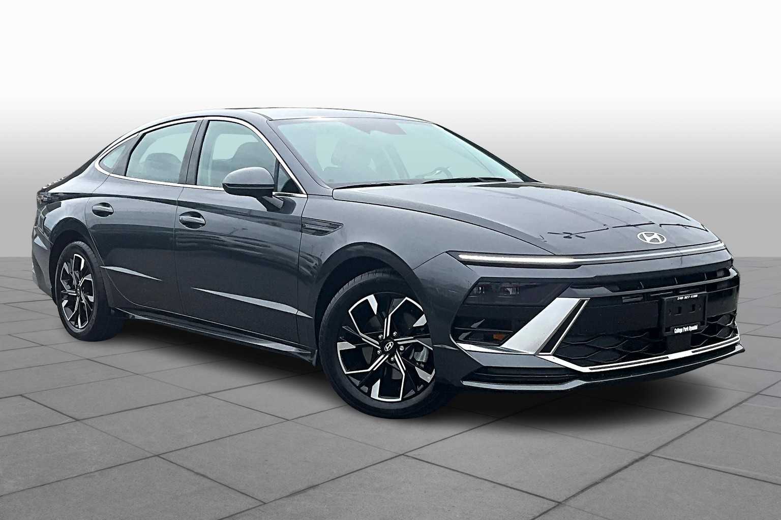 2024 Hyundai Sonata SEL photo 2