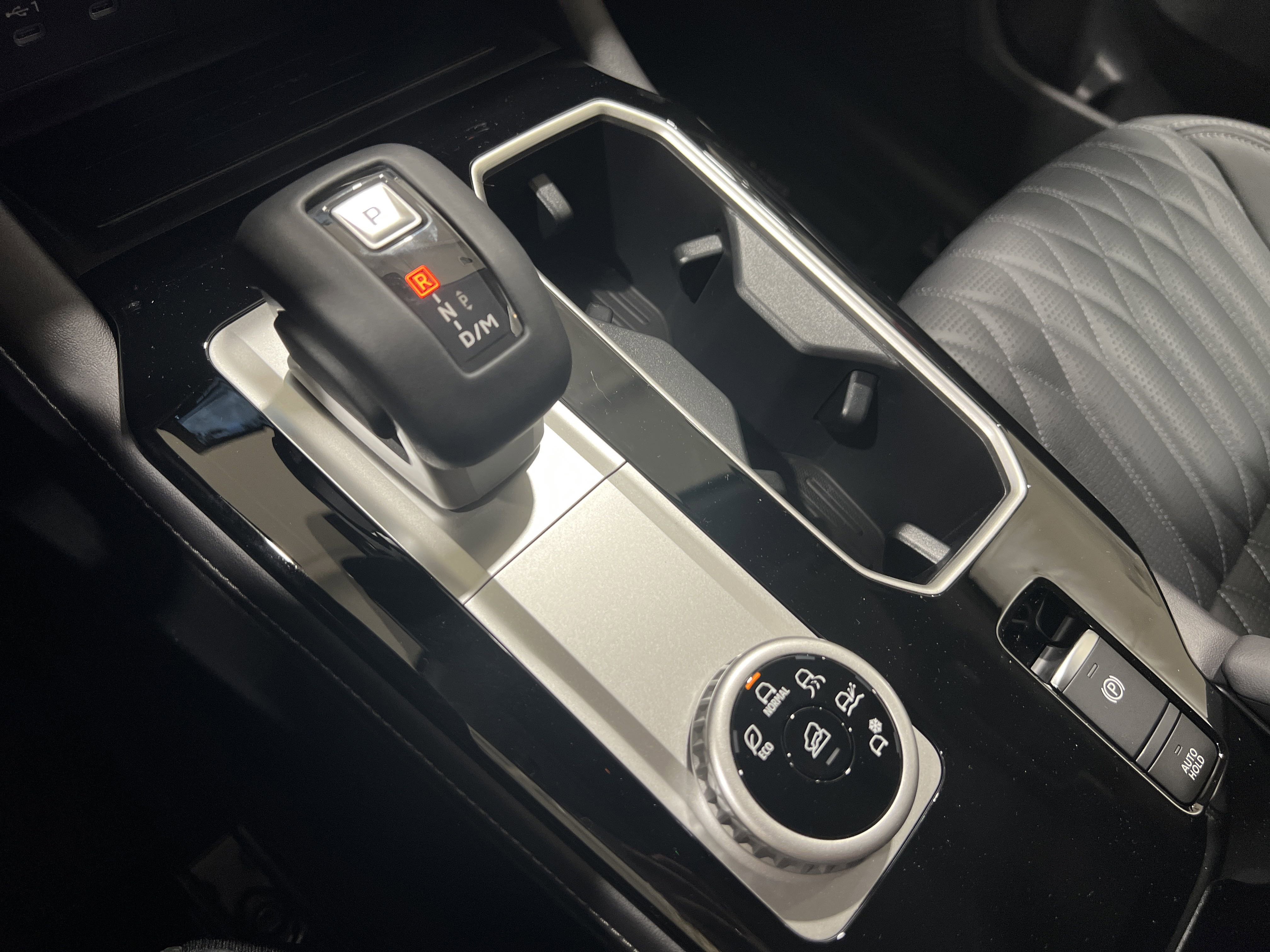 2025 Mitsubishi Outlander SEL photo 24