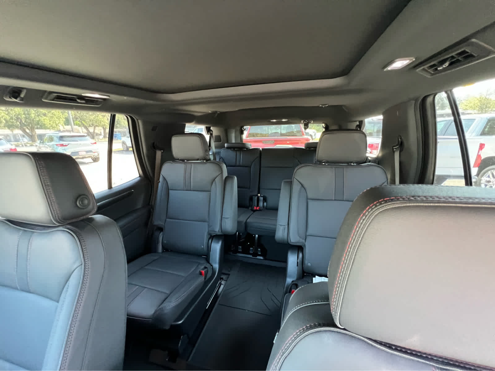 2025 Chevrolet Tahoe RST photo 8