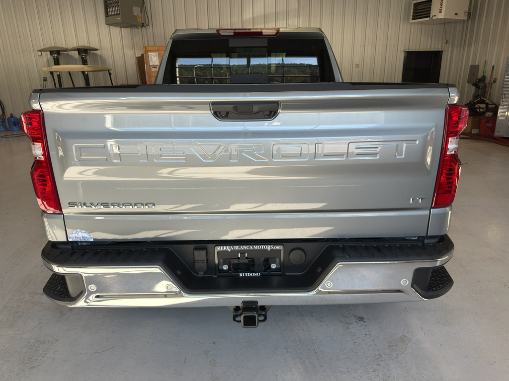 2025 Chevrolet Silverado 1500 LT photo 4