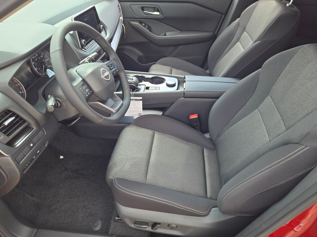 2026 Nissan Rogue SV photo 16