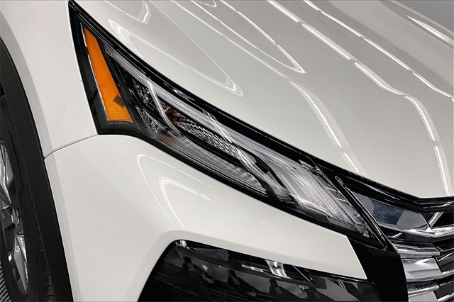 2025 Nissan Rogue S photo 13