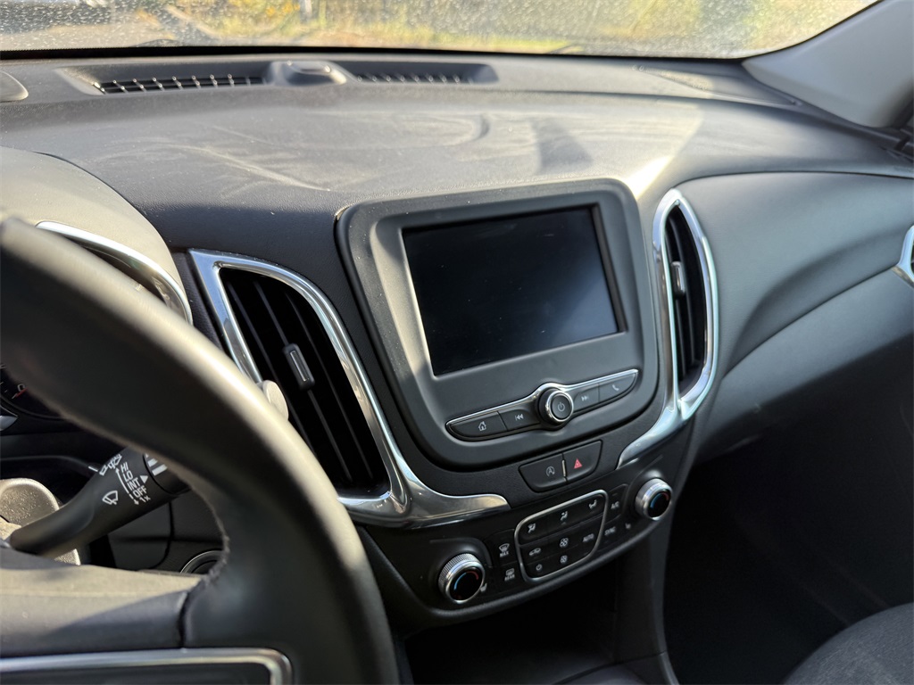2024 Chevrolet Equinox LT photo 4