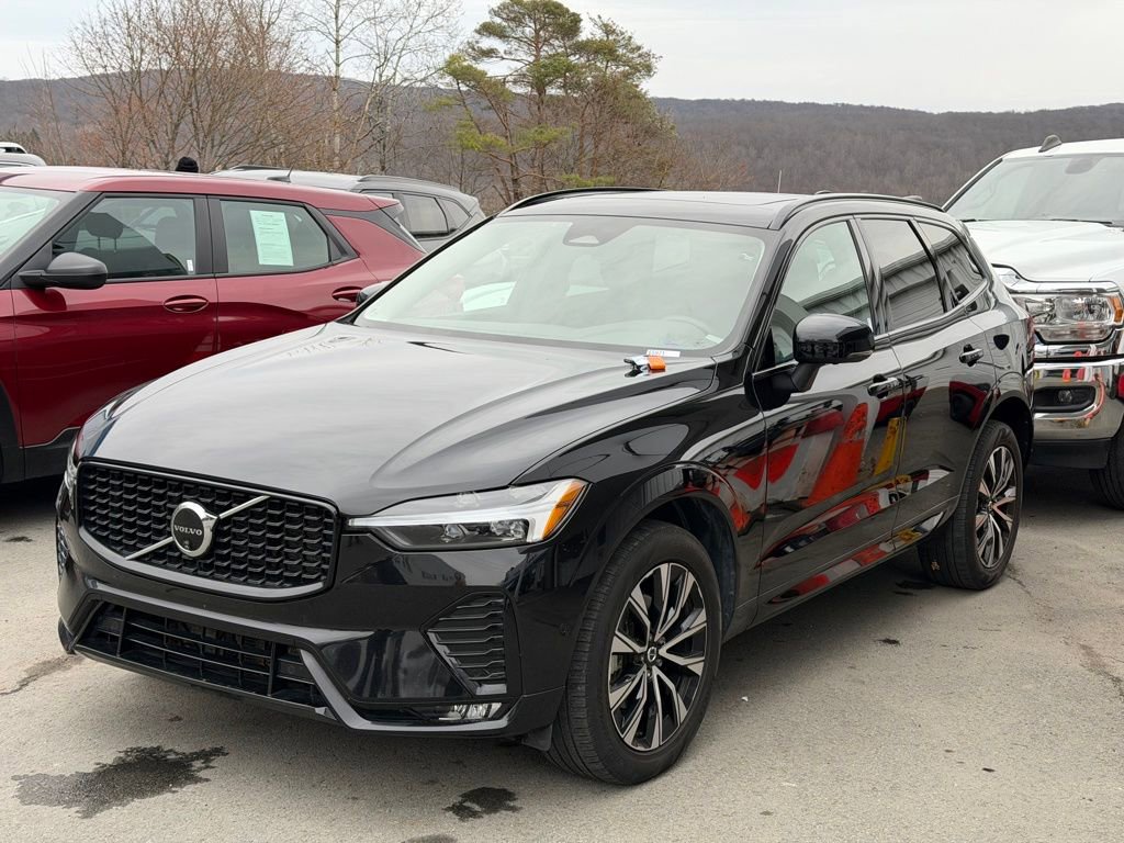 2024 Volvo XC60 Plus's photo