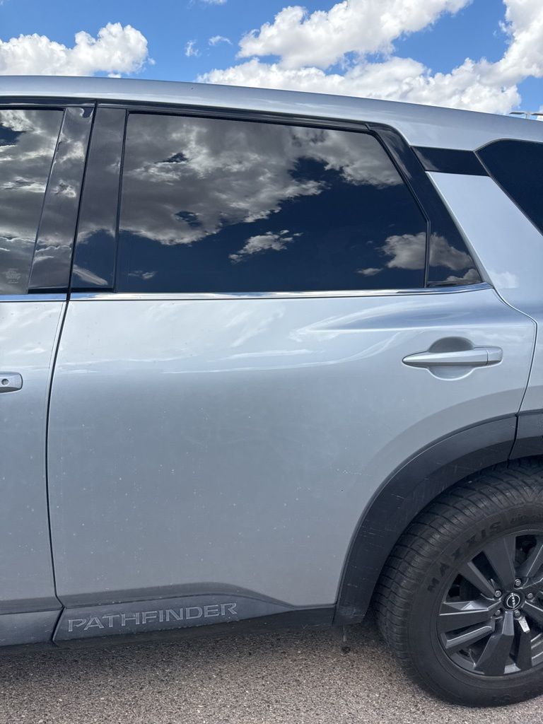 2022 Nissan Pathfinder S photo 7