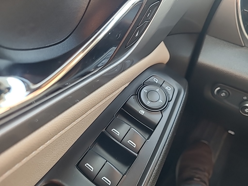 2022 Chevrolet Traverse LS photo 18