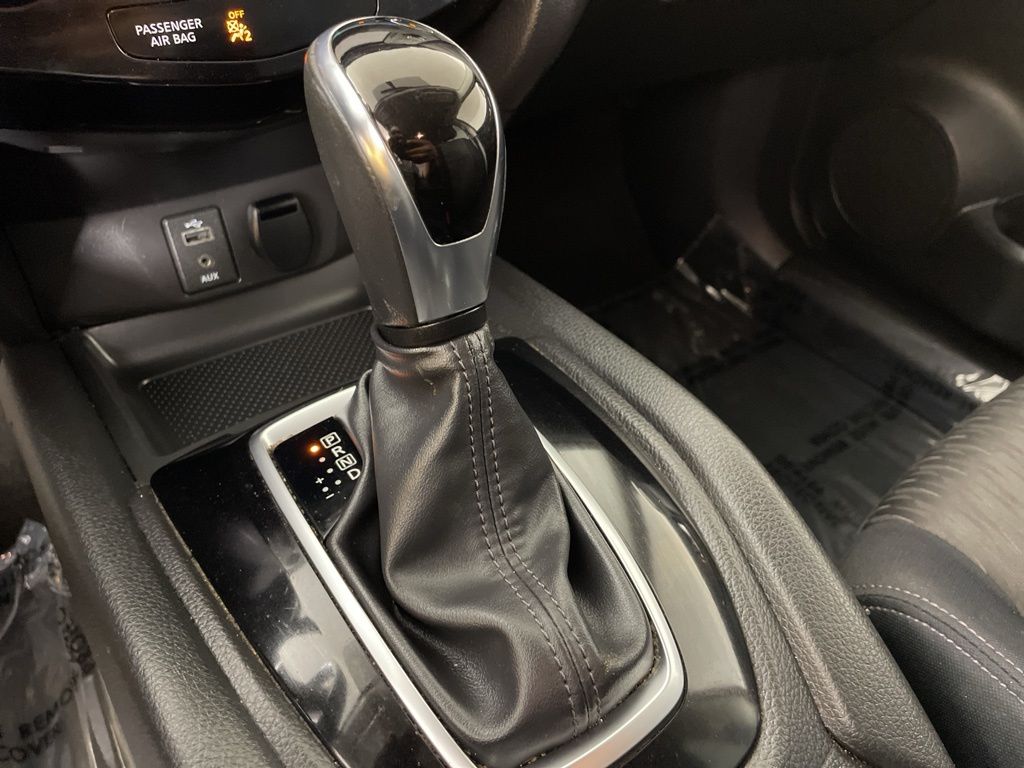 2017 Nissan Rogue SV AWD photo 31