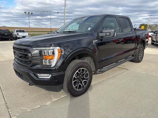 2023 Ford F-150 XLT photo 2