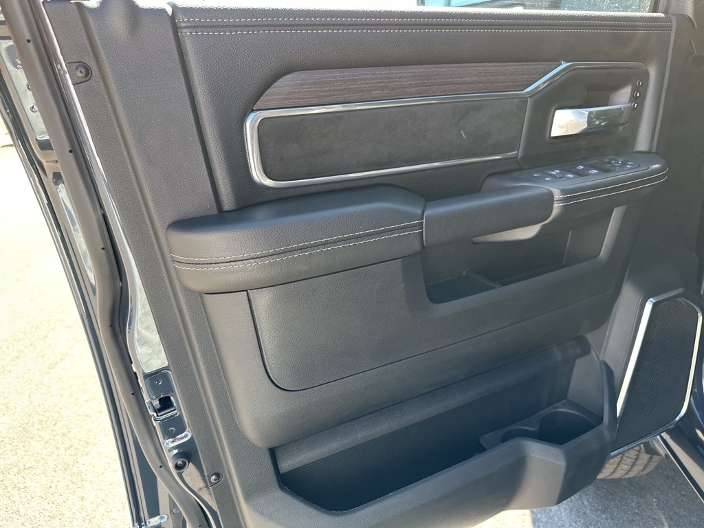 2025 Ram 2500 Laramie photo 10