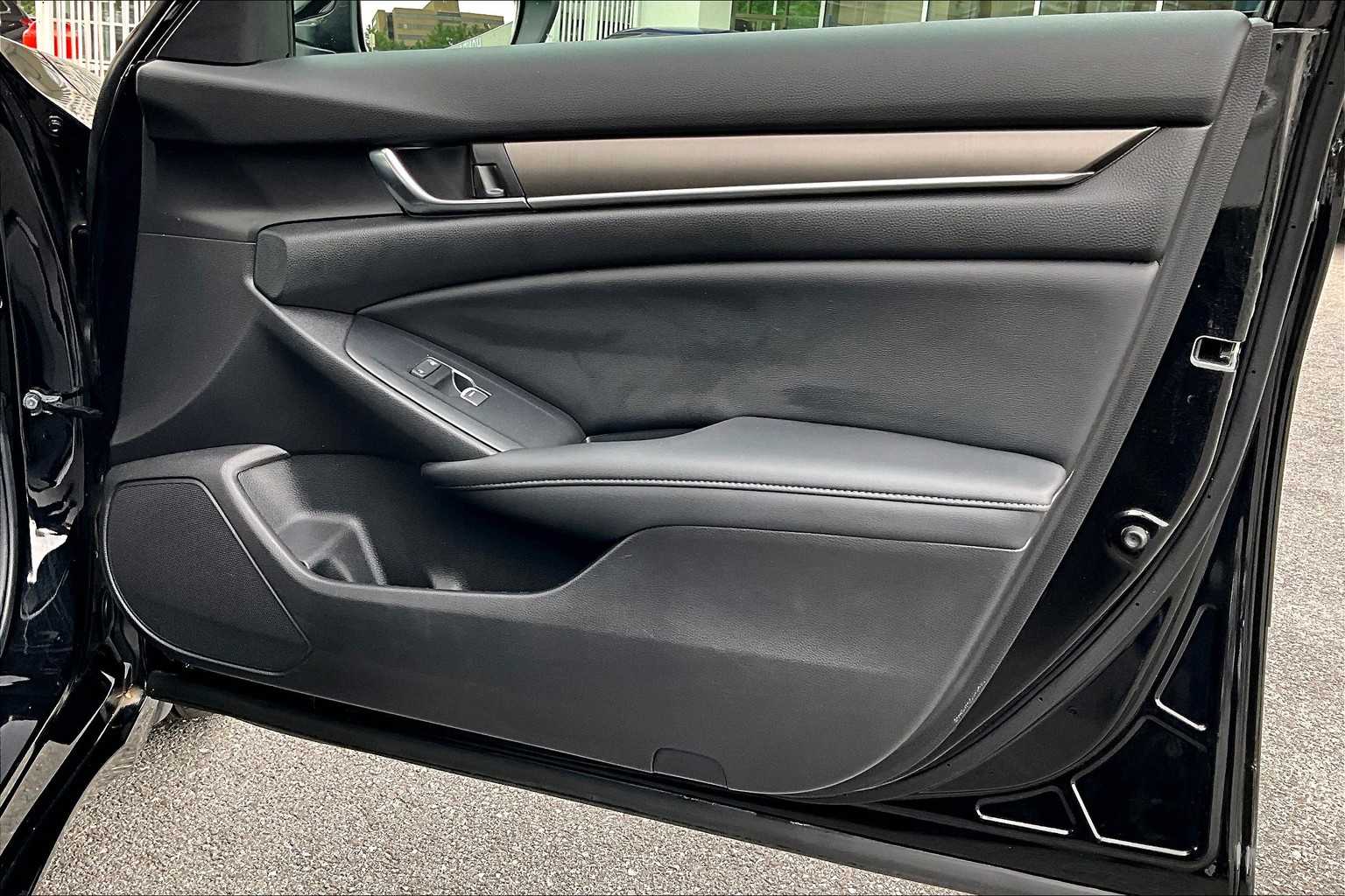 2021 Honda Accord LX photo 22