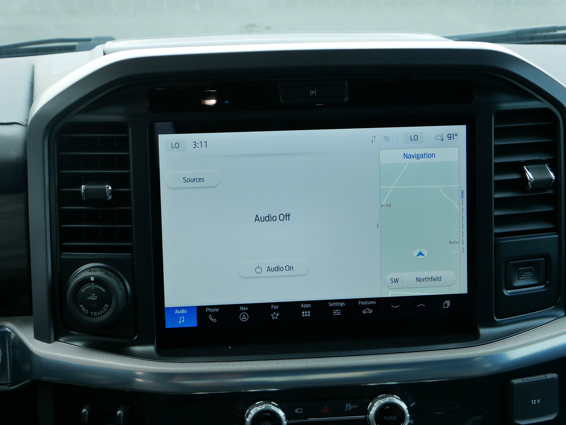 2025 Ford F-150 Lariat photo 13