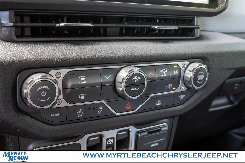 2025 Jeep Gladiator Sport S photo 19