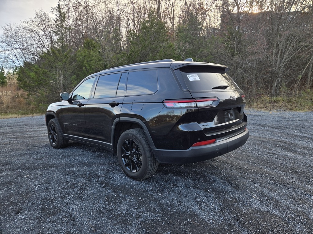 2024 Jeep Grand Cherokee Altitude photo 3