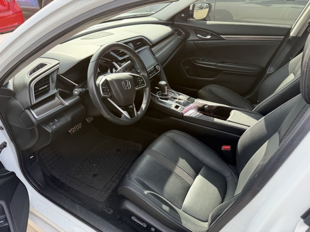2019 Honda Civic Touring photo 5
