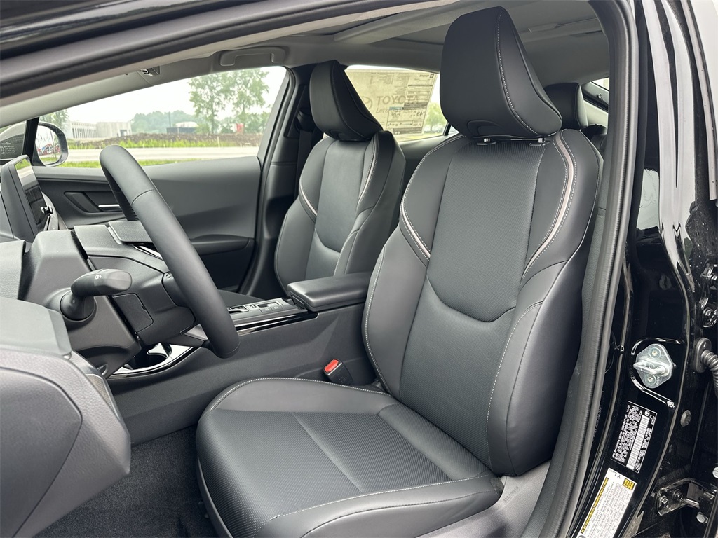 2024 Toyota Prius Limited photo 11