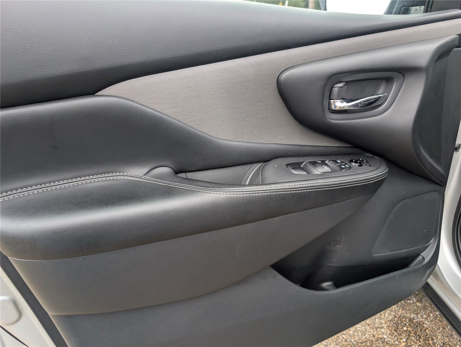 2023 Nissan Murano SV photo 14
