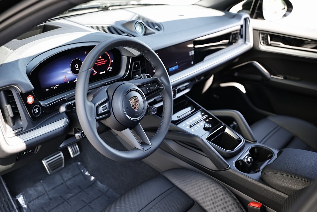 2026 Porsche Cayenne Coupe Base photo 3