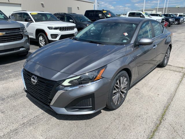 2023 Nissan Altima 2.5 SV photo 3