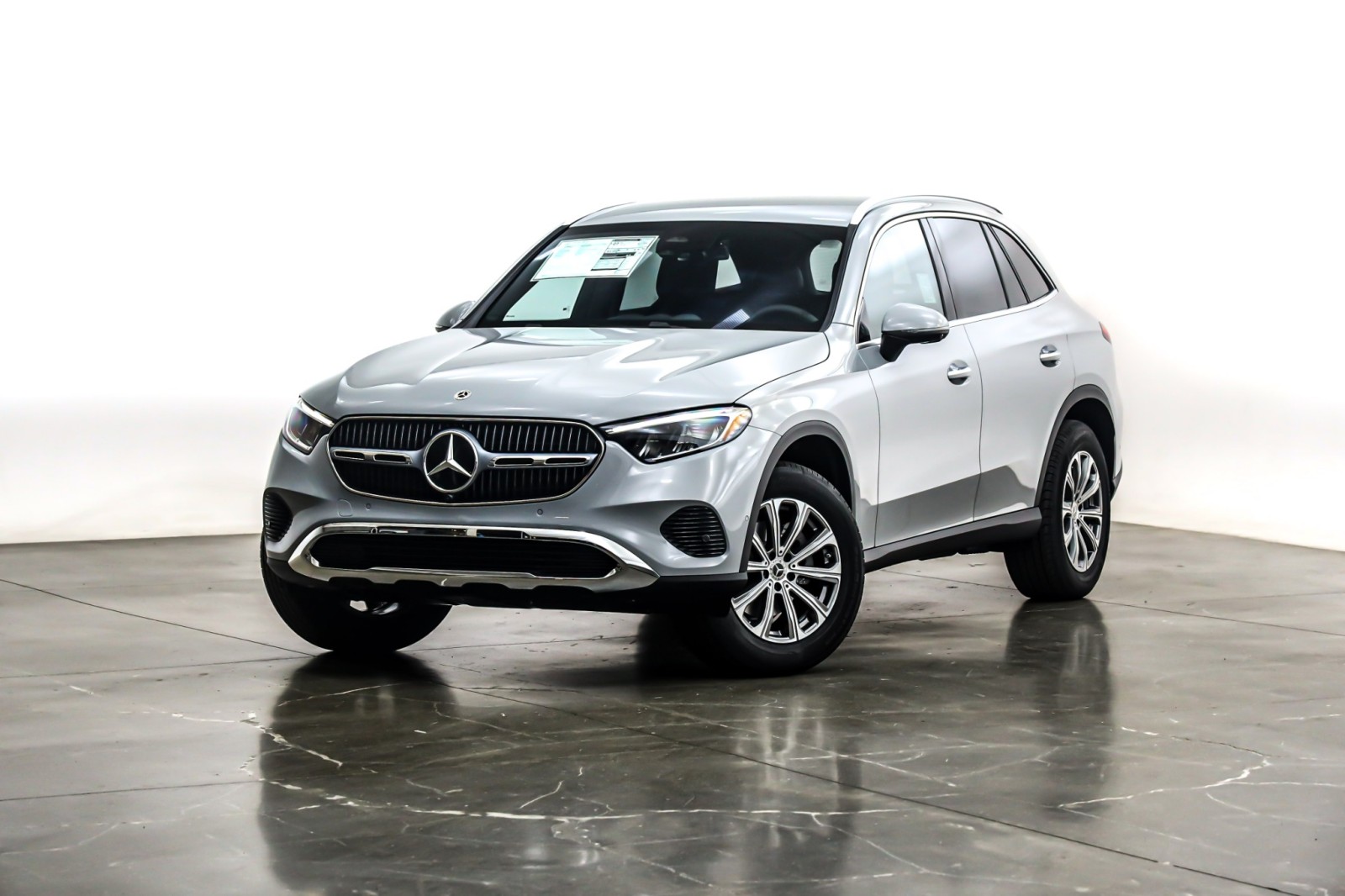 2026 Mercedes-Benz GLC Base's photo