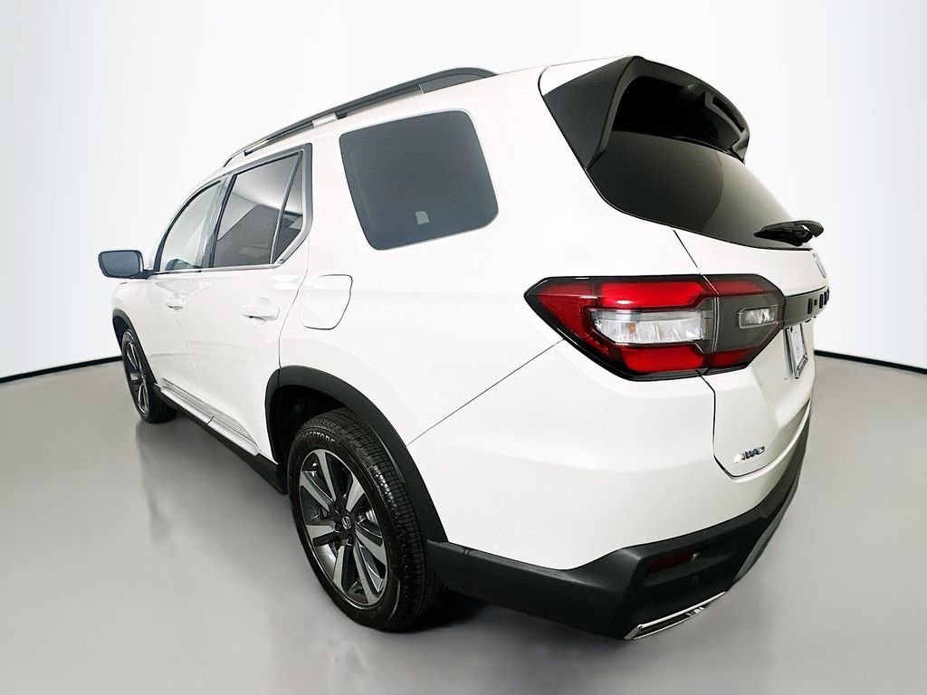2025 Honda Pilot Touring photo 5