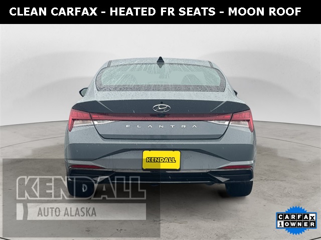 2022 Hyundai Elantra SEL photo 4