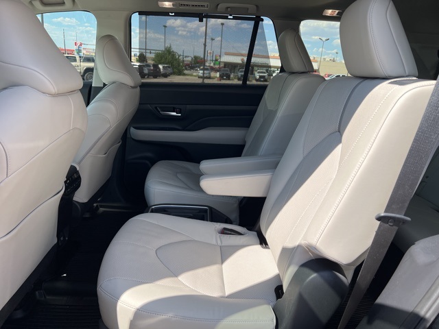 2024 Toyota Grand Highlander Platinum photo 10