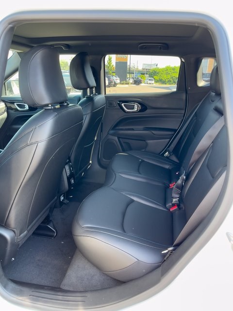 2025 Jeep Compass Limited photo 3
