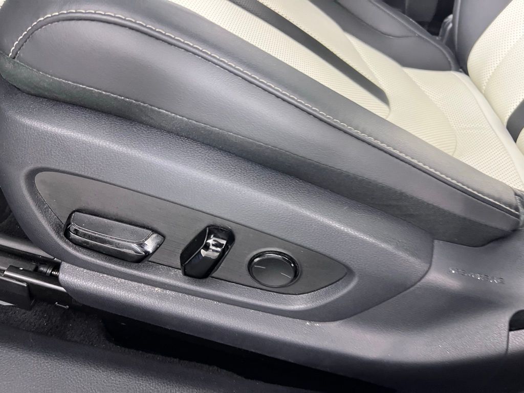 2023 Lexus ES 300h photo 22