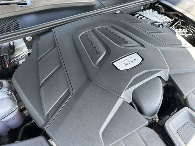 2023 Porsche Cayenne Coupe Base photo 21