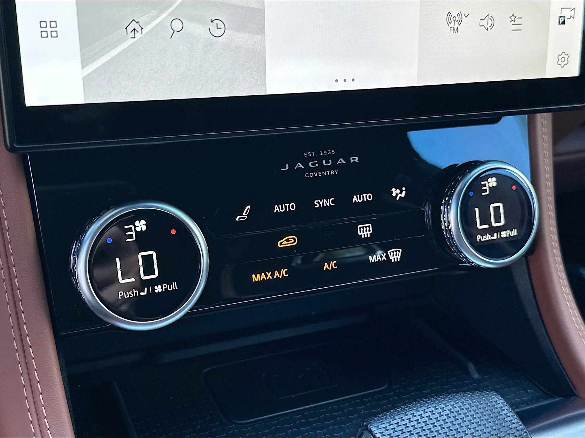 2021 Jaguar F-PACE SVR photo 15