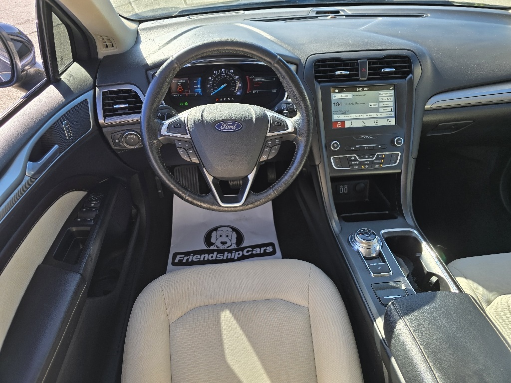 2019 Ford Fusion SE photo 3