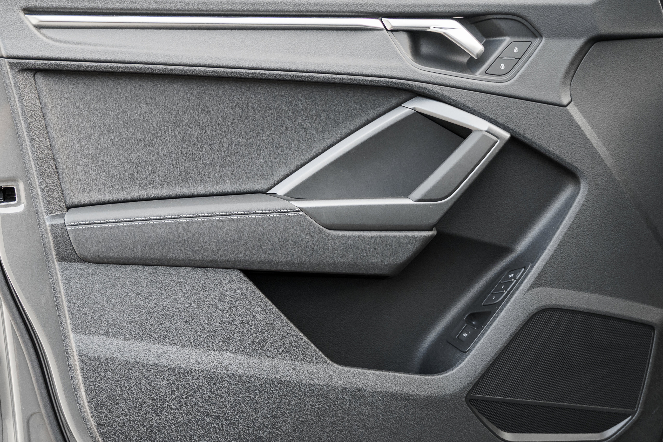 2025 Audi Q3 S line Premium photo 16