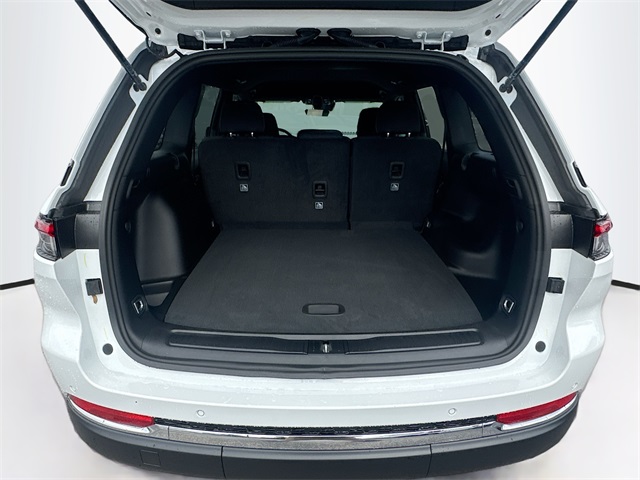 2025 Jeep Grand Cherokee Laredo photo 20