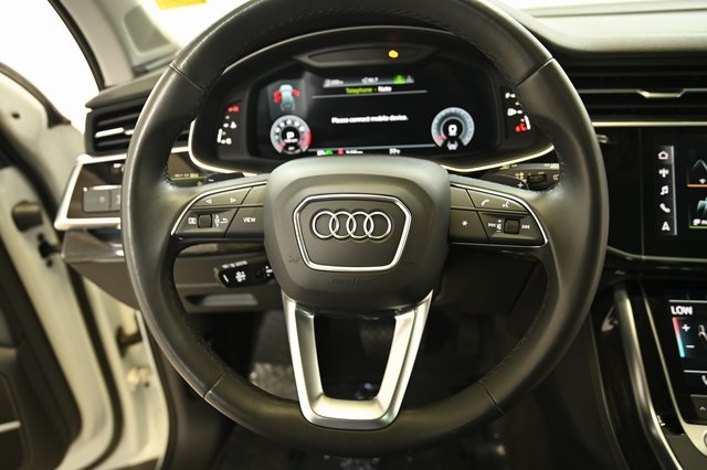 2023 Audi Q7 55 Premium Plus photo 3